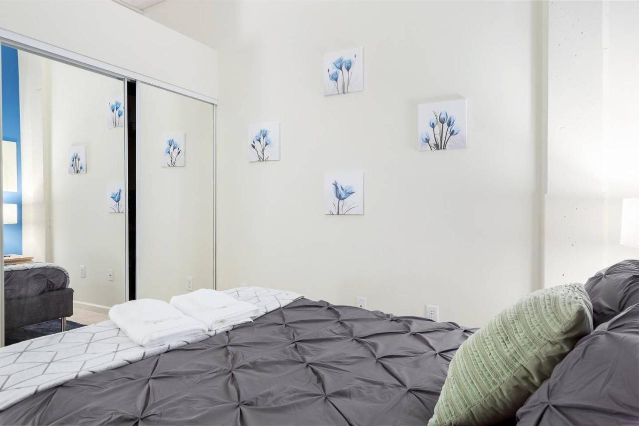 Appartement Trifecta 2Br Free Parking Modern Superhost à Durham Extérieur photo
